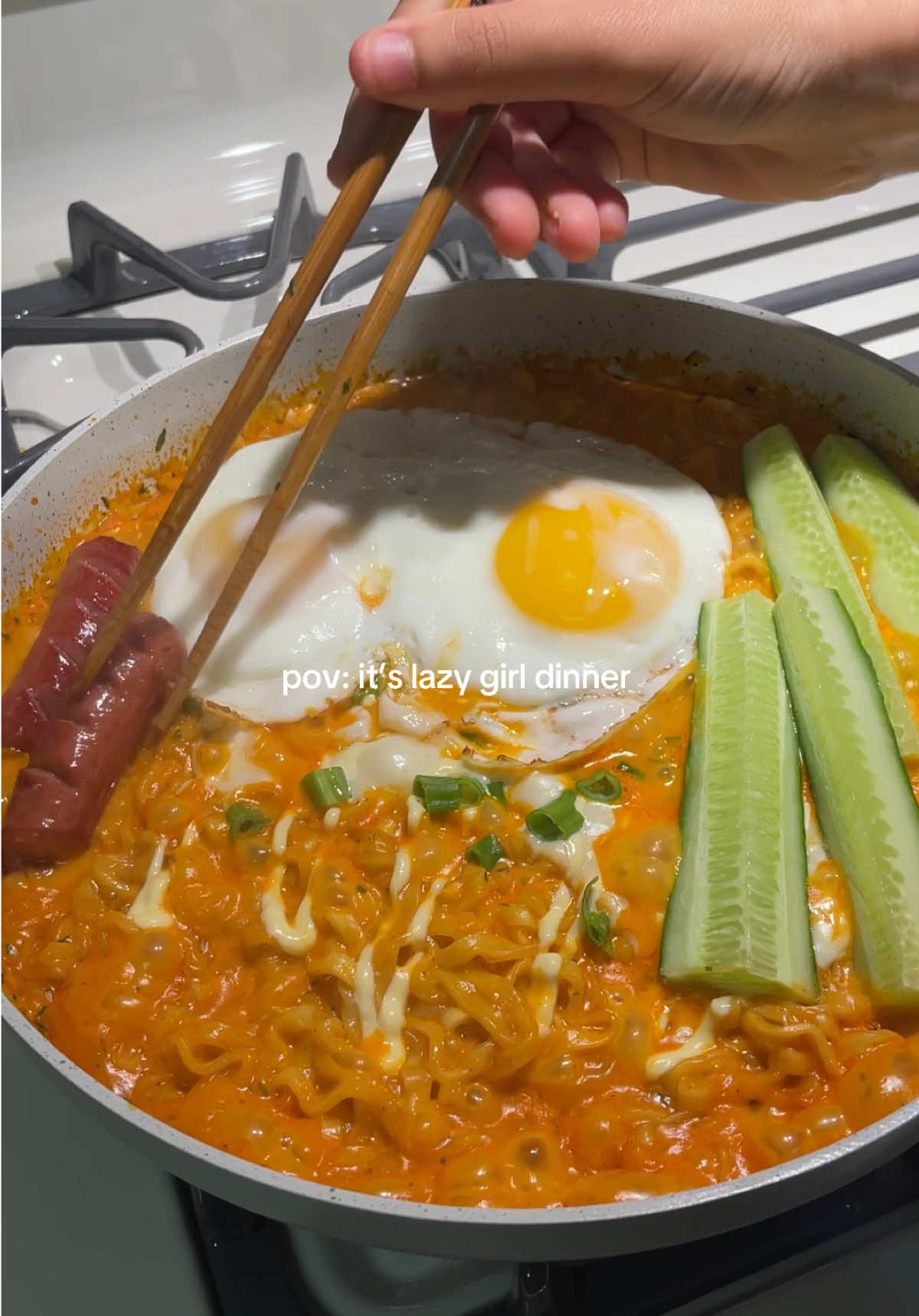 Buldak ramen noodles hit different for a lazy girl dinner ✨👩🏽‍🍳 . . #cookingathome #buldakramen #spicynoodles #japanesenoodles #buldakcarbonara #EasyRecipe #lazygirldinner 