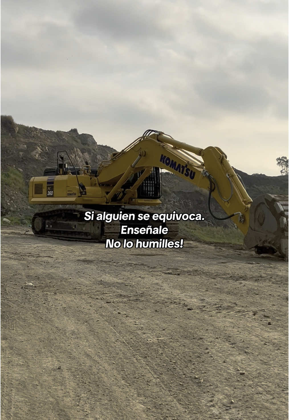La humildad es la base de toda grandeza🦾 #komatsu #iasa #vilvo  #Viral #caterpillar #maquinariapesada#fyp≥›