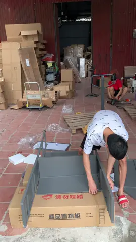 Kệ để đồ máy giặt có nắp đậy kín, giúp nhà tắm sạch sẽ, gọn gàng, ngăn nắp. #xuhuong #dodungthongminh #dogiadung #kemaygiat #vando