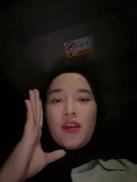 lulus 6 bulan lalu baru diwisuda kak 