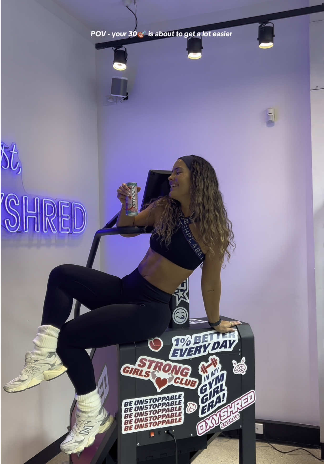 So excited to finally share this with you 💫 I’ve partnered with @ehplabs to give one of you the chance to win a custom Stairmaster + a whole years supply of OxyShred 🔥   Sign up on the website for your chance to win. All you need to do is: ✨ Click the link in my bio ✨ Enter your email That’s it. Let’s get sweaty x #30🎯 #KelsieXEHPLabs #StairmasterGiveaway #OxyShred #EHPFam #Giveaway