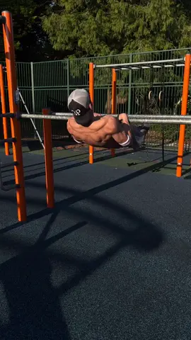 #calisthenics #ironcross #handstand #oahs #gymnastics #uk #egypt #brighton #gym 