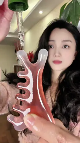 I love the 4-in-1 massage comb to guasha#guashatool #tiktok #tiktokshop 