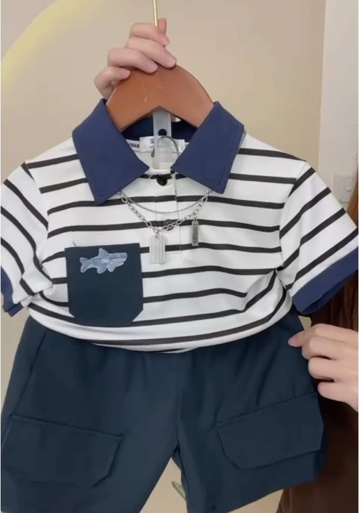 Bộ quần áo polo kẻ in hình cá mập cực yêu cho bé mặc đi học , đi chơi #xuhuong #quanaobetrai #xaykenhtiktok #quanaodep #haduyenkids 