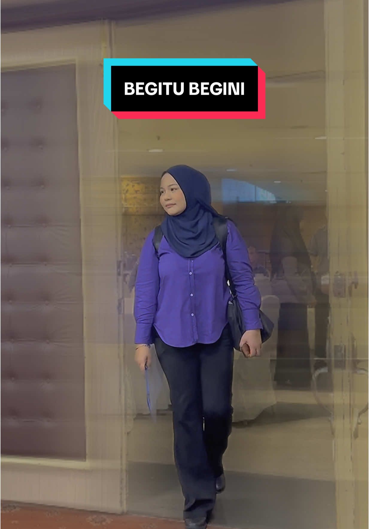 Tak pressure pun cume mode sentiasa standby mcm bomba heheeheh #creatorsearchinsights #pegawaikhas #workasmr #manamanarancakkkk #pelawok #makeupartist #fyp #muakl