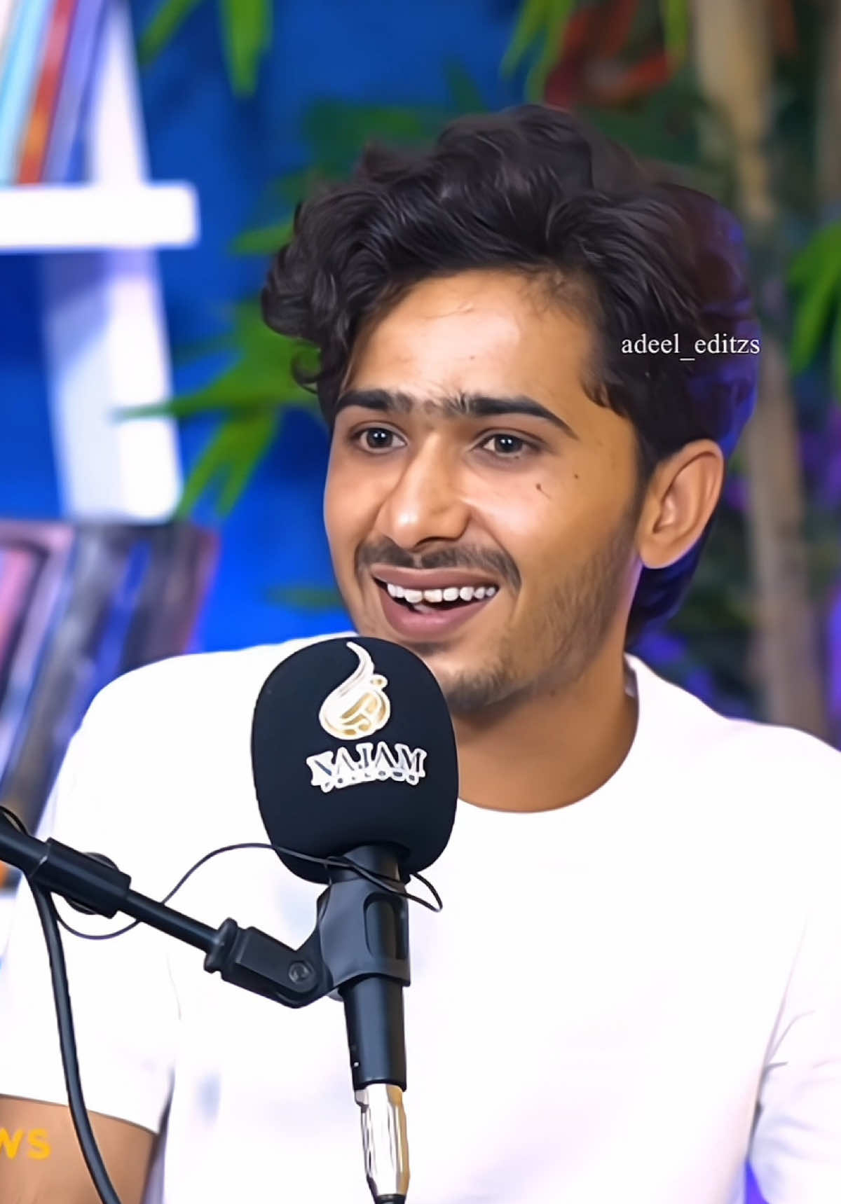 “If anyone knows everything about TikTok, then DM me.” . . . . . . . #viral #trending #foryoupage #foryou #creatorsearchinsight #unfreezemyaccount #fyp #poetry #foryoupageofficial #foryoupageofficiall #unfreezemyacount #abdullahzareem 
