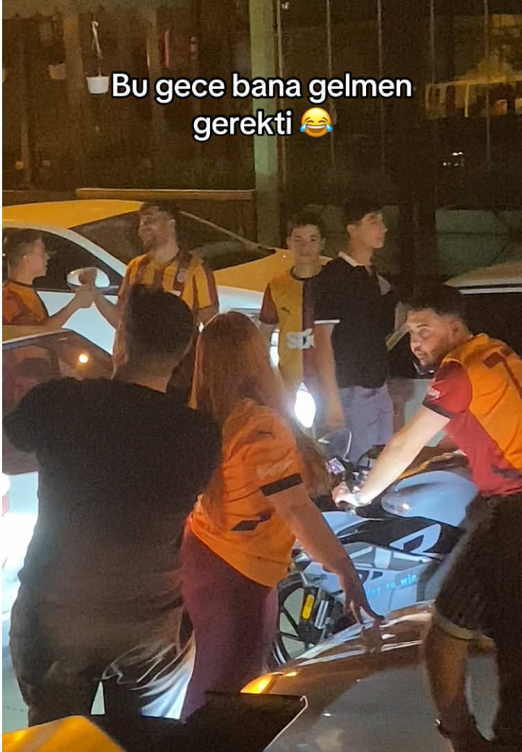 Öndeki çocuk bulll beni #keşfet #gaziantep #galatasaray #üni 