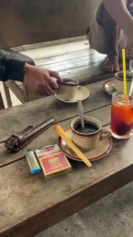Umume wong nganggur mbah☕️