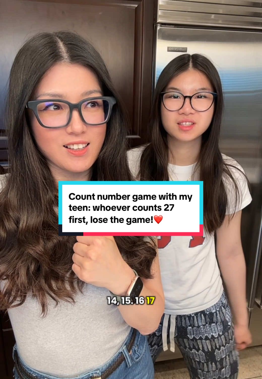 Do u know the winning secret of this game?😝✌🏻 How can I lose?! 🤪 #momoftiktok #lifewithkids #teenager #challenge #lol #reaction #funtime #math #forfun #motherdaughter 