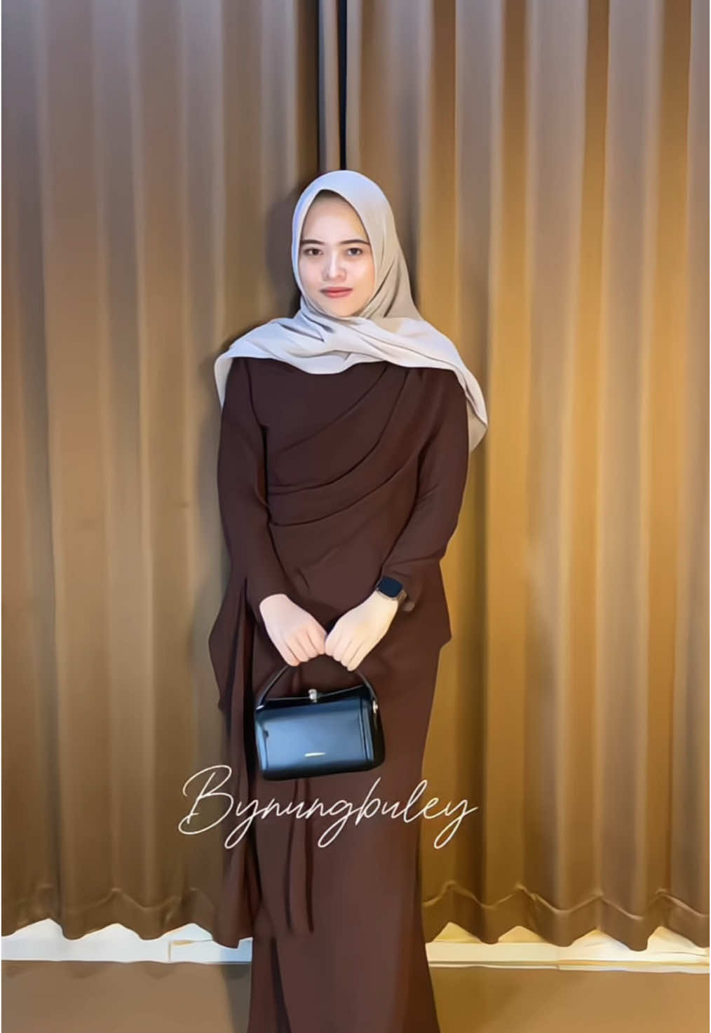 Gak pernah gagal ya warna brown🤎🫵🏻🫶🏻 #dresscantik #dreskondangan #ootdkondangan #fyppppppppppppppppppppppp #kondanganoutfit #fyp 