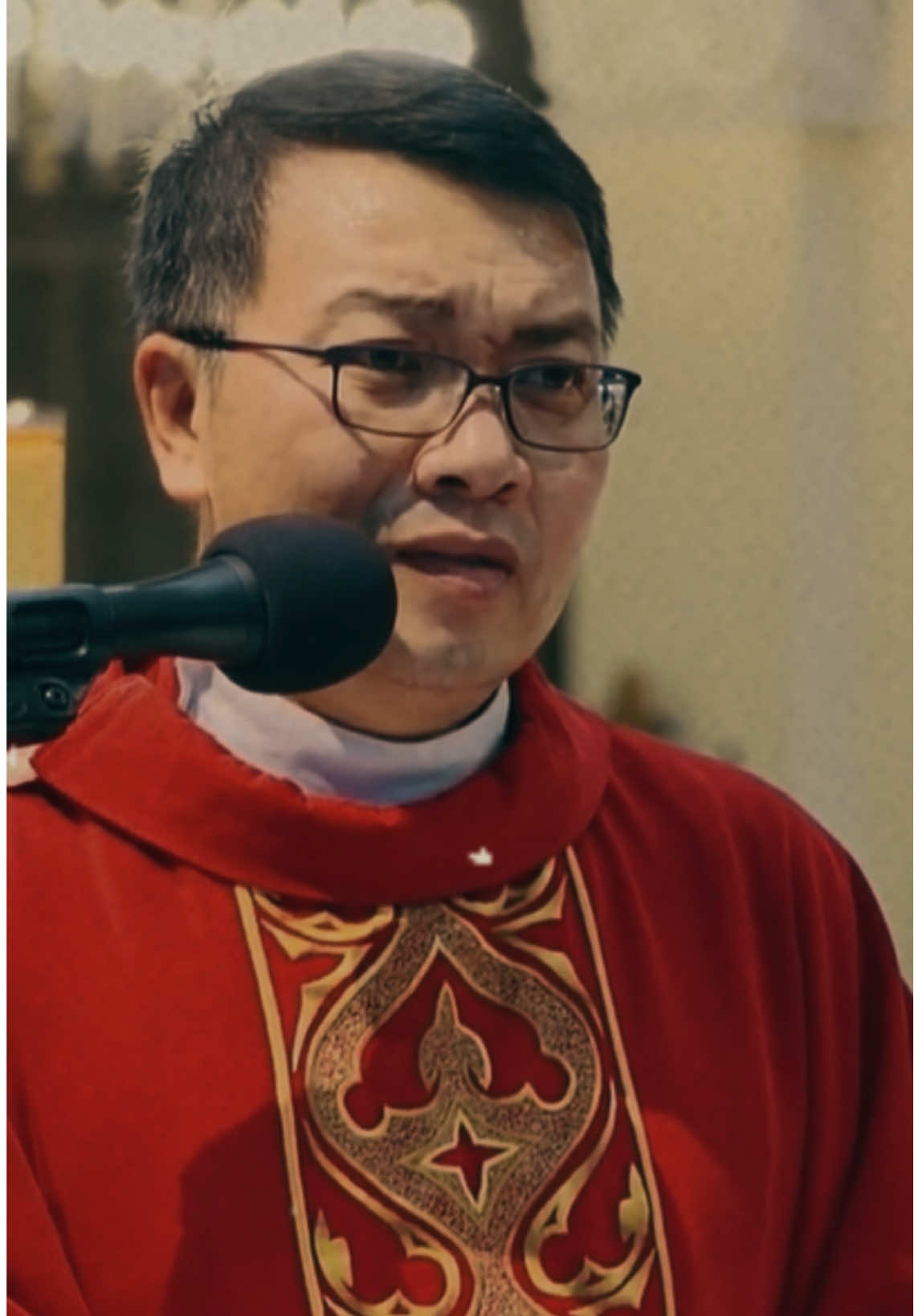 Nhớ được thì sẽ hiểu được.  #lmphuongdinhtoai #cauchuyencuocsong #binhancatholic #catholictiktok #sachchiecchieusaubuihoaquynh #sachchatoai 