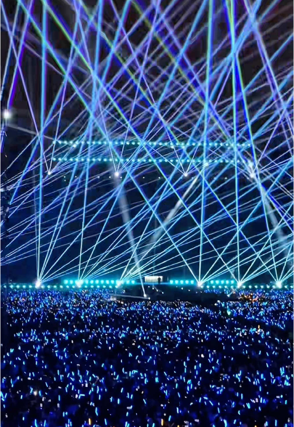 Laser khủng khiếp của Concert ATSH Day 6 - 2025 😱🔥🔥🔥 Video: tlinn__ #AnhTraiSayHi #AnhTrai #AnhTraiSayHiConcert #Laser #Concert #Stage #Mestagevietnam 
