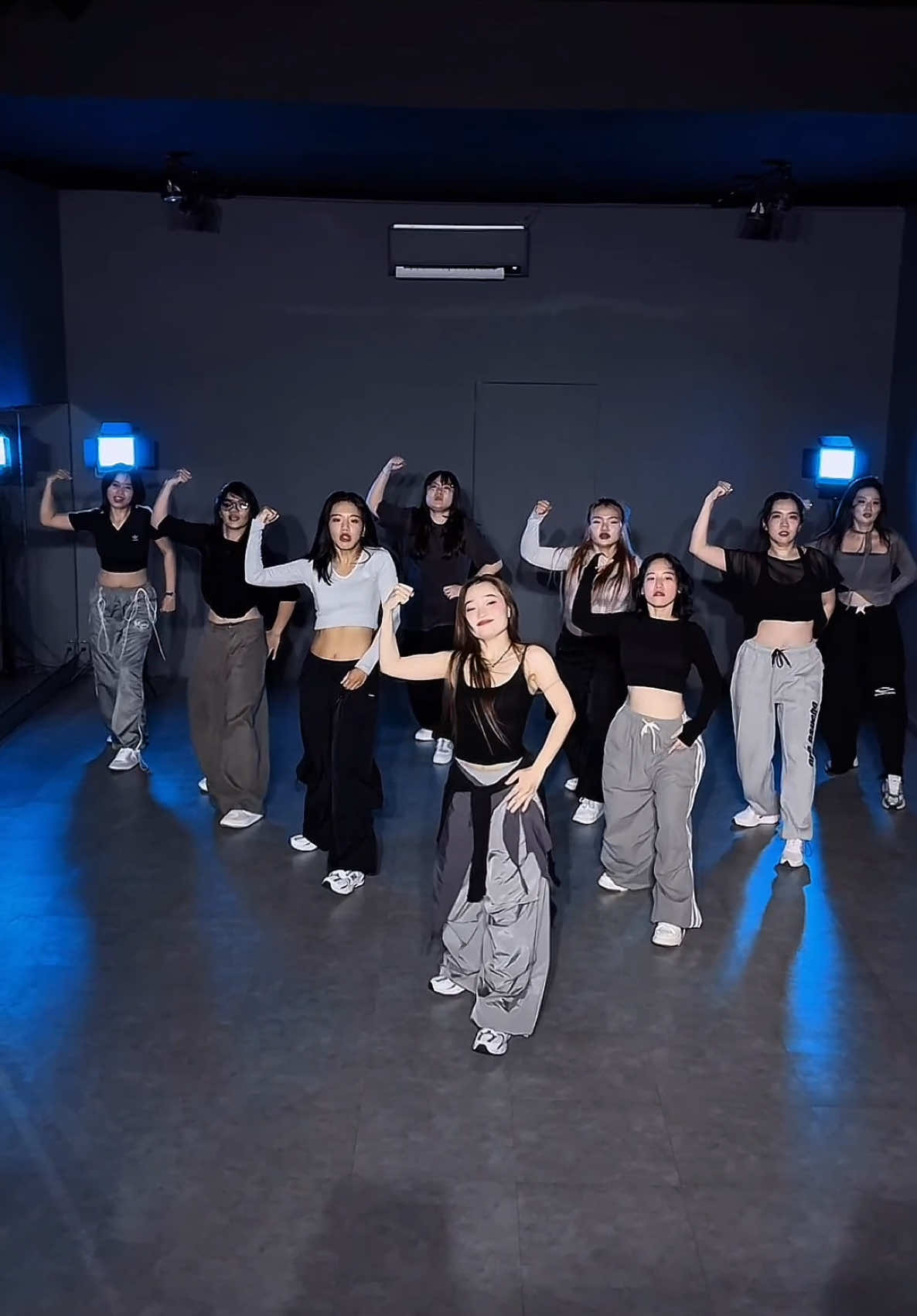 Here ✨ (Dc:@Eldonjcl) #here #bobodancestudio 