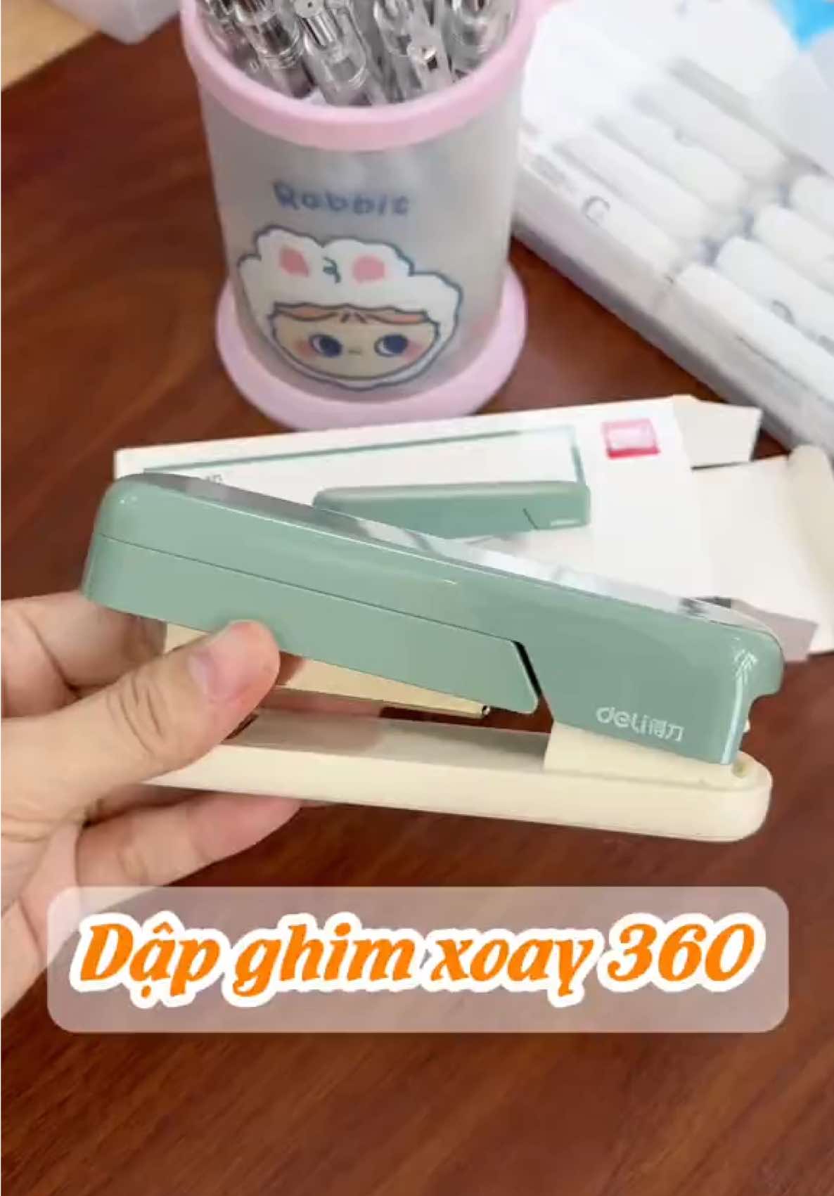 Dập ghim 360 Deli xịn đét lun #dapghim #dapghimxoay360do #dapghimcamtay #vanphongpham #taphoabacha 