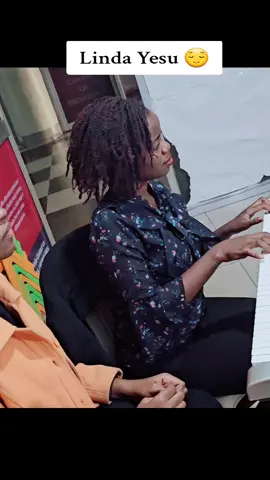 Nothing beats a moment of worship. Grateful to God for Pearl Music for an opportunity to fellowship and have time in the presence of God . almost effortlessly. #Worship @Brianlubega #lindayesu #fyp 