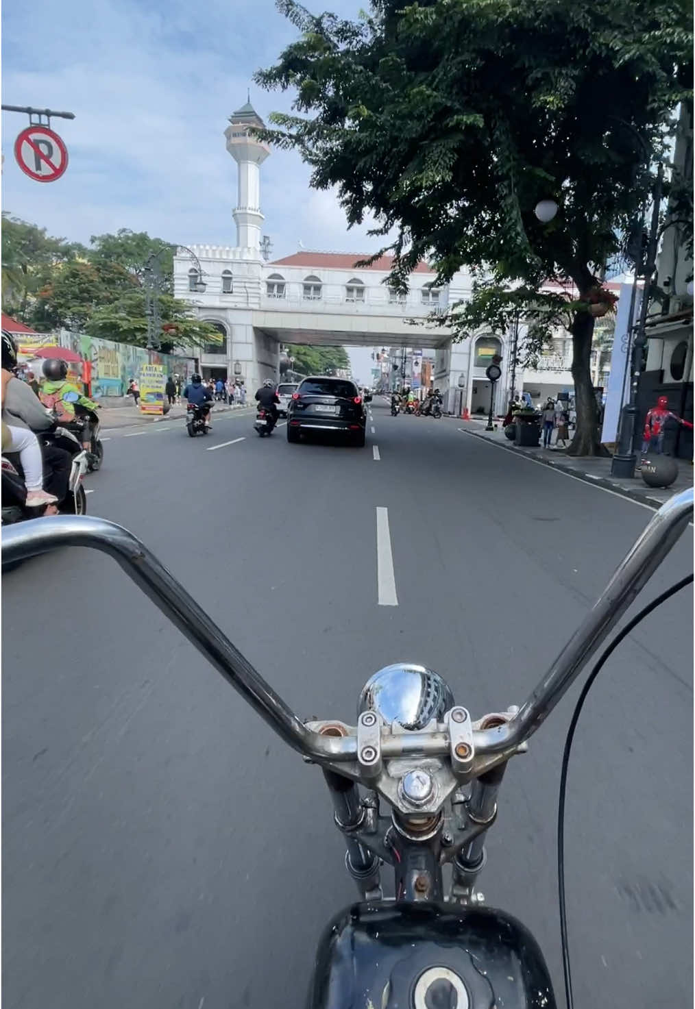 syahdu bet chopperan di bandung✨ . . . . . . #chopper #chopperindonesia #chopperonepiece #choppermitochiba #motorcustom #ccc #motorcycles #foryoupage #fyppp 