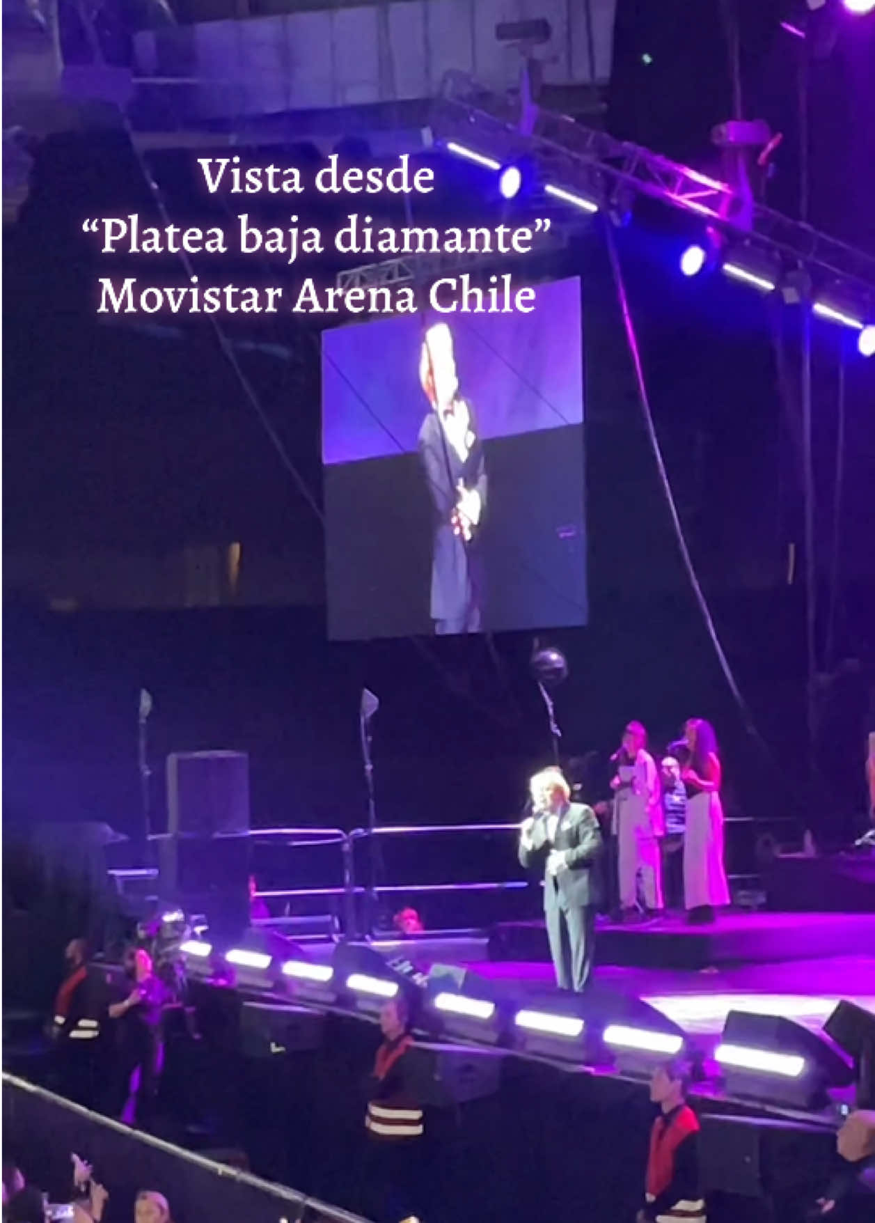 Vista para Cristian Castro desde “Platea baja diamante” en el Movistar Arena 🥹🙌🏻 (acepto de regalo entradas para el tour 2025 🫢)  #cristiancastrotour2025 #cristiancastrotour2023 #chile #movistararena #cristiancastrochile #cristiancastrooficial #conciertochile #puntoticketchile #poramarteasi #chiletiktok 
