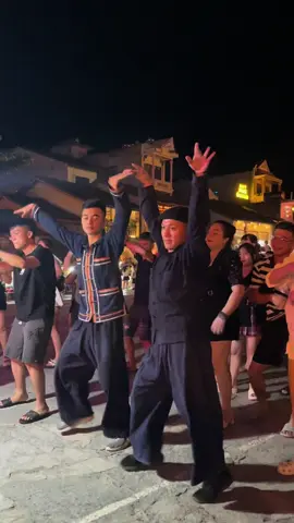 Đi Hà Giang không thể thiếu đêm giao lưu văn nghệ ở Đồng Văn.#hagiang #dulich