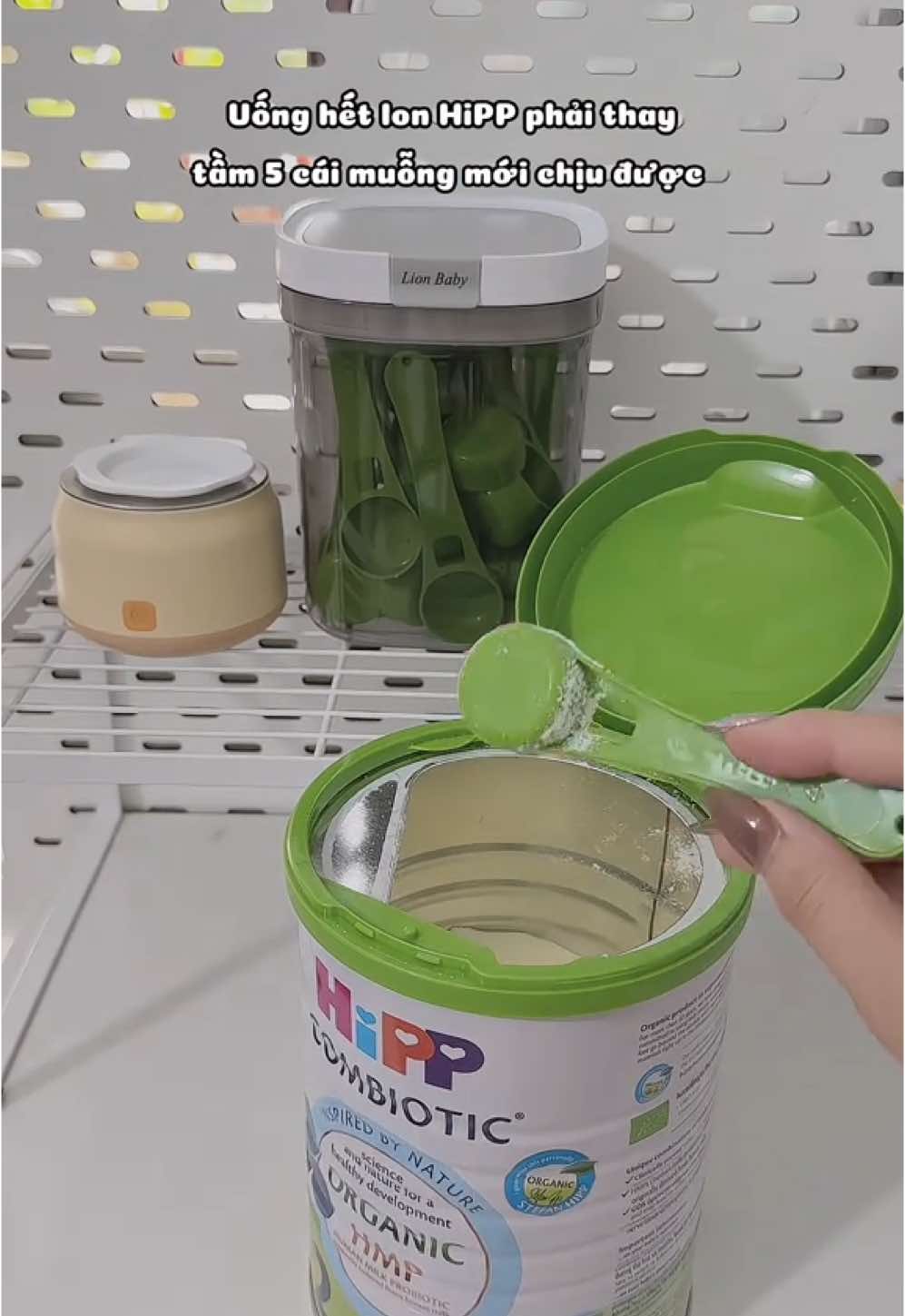 Thói quen bắt đầu từ khi uống HiPP, mấy loại sữa khác có bị dính dính muỗng giống HiPP hông dị mấy bà? #xh #mevabe #hipp #hipporganic #phasuachobe #topgiakids 