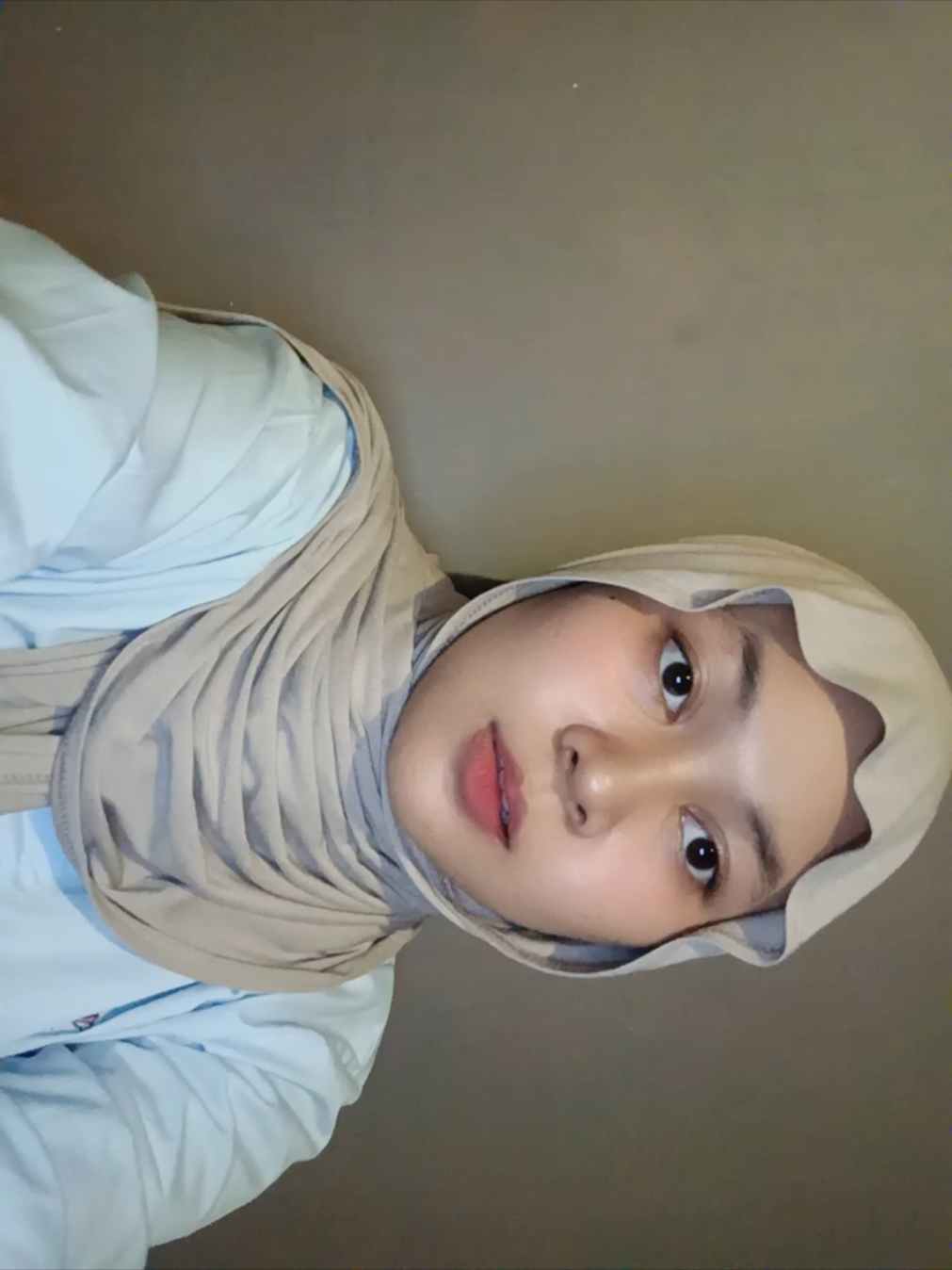 #pashmina #pashminakaos #sandbeige #pashminamleyot #pashminapremium #outfitontiktok #fyp #hijabstyle #idea #fashiontiktok #racuntiktok #restock 