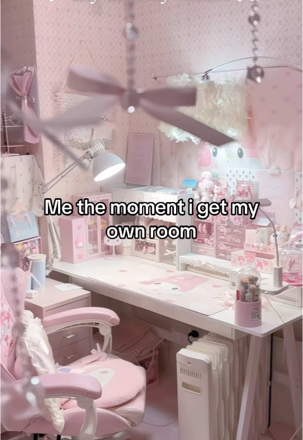 I have the money but i dont have the room💔😭  #douyin #china #chinese #kpop #kbeauty #cbeauty #jbeauty #jpop #wonyoung #wonyoungism #littleredbook  #koreanmakeup #coquetteroom #pinteres #mymelody #room #roomdecor #roominspo #sharedroom #relatable #coquette #fyp #foryou #hyperfeminine #mymelody #xybca #pinterest #viral 