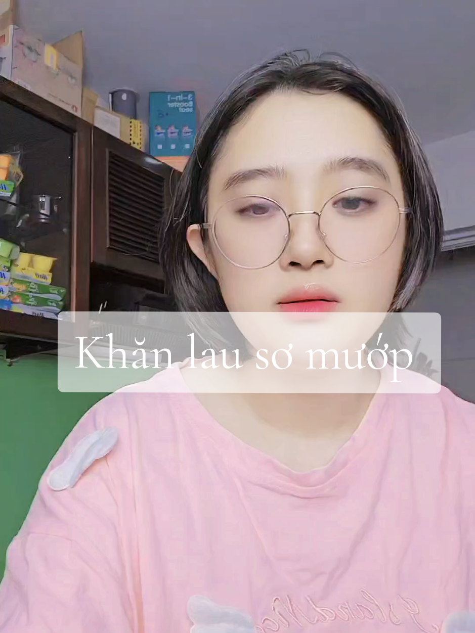 Khăn Lau Xơ Mướp – Sạch Tự Nhiên, An Toàn Cho Sức Khỏe. Khăn lau xơ mướp là sản phẩm thân thiện với môi trường, được làm từ xơ mướp tự nhiên, không hóa chất độc hại. Khả năng làm sạch vượt trội, nhẹ nhàng trên mọi bề mặt – từ chén bát, đến bề mặt bếp hay phòng tắm. #khanlauxomuop #khanlauxomuophuma #amgrvn #amgr