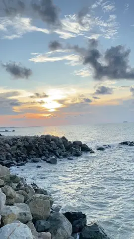 dari mana datangnya luka? dari hubungan HTs yang di anggap serius😄🥹 #foryou #rembang24jam #rembangstory #bahanswmu #senja #sunsetvibes #aesthetic 