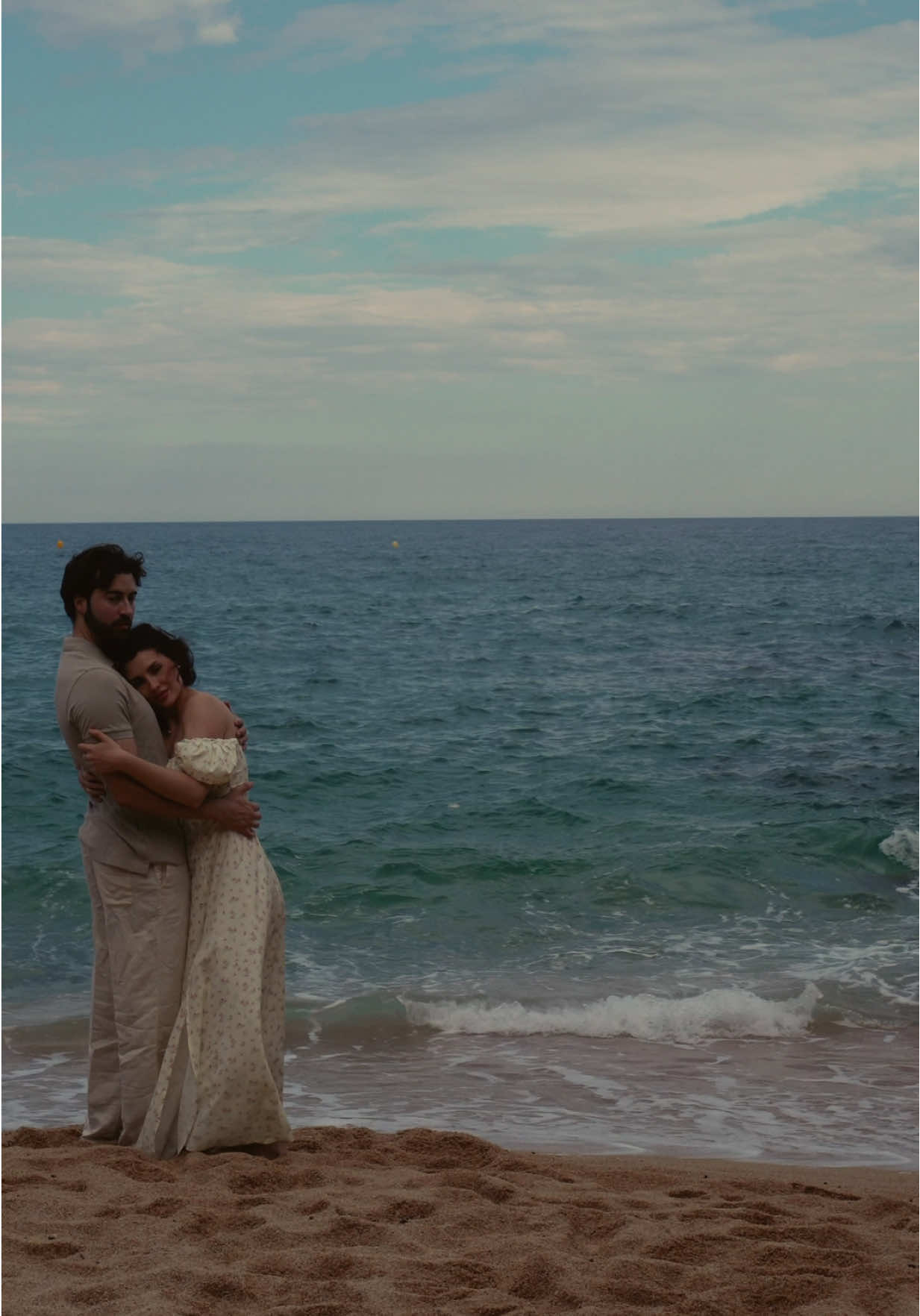 When you know you know 🤍 #cinematicvideo #couplevideos #romanticcouple #oldvibes #aesteticvideo #retrovibes 