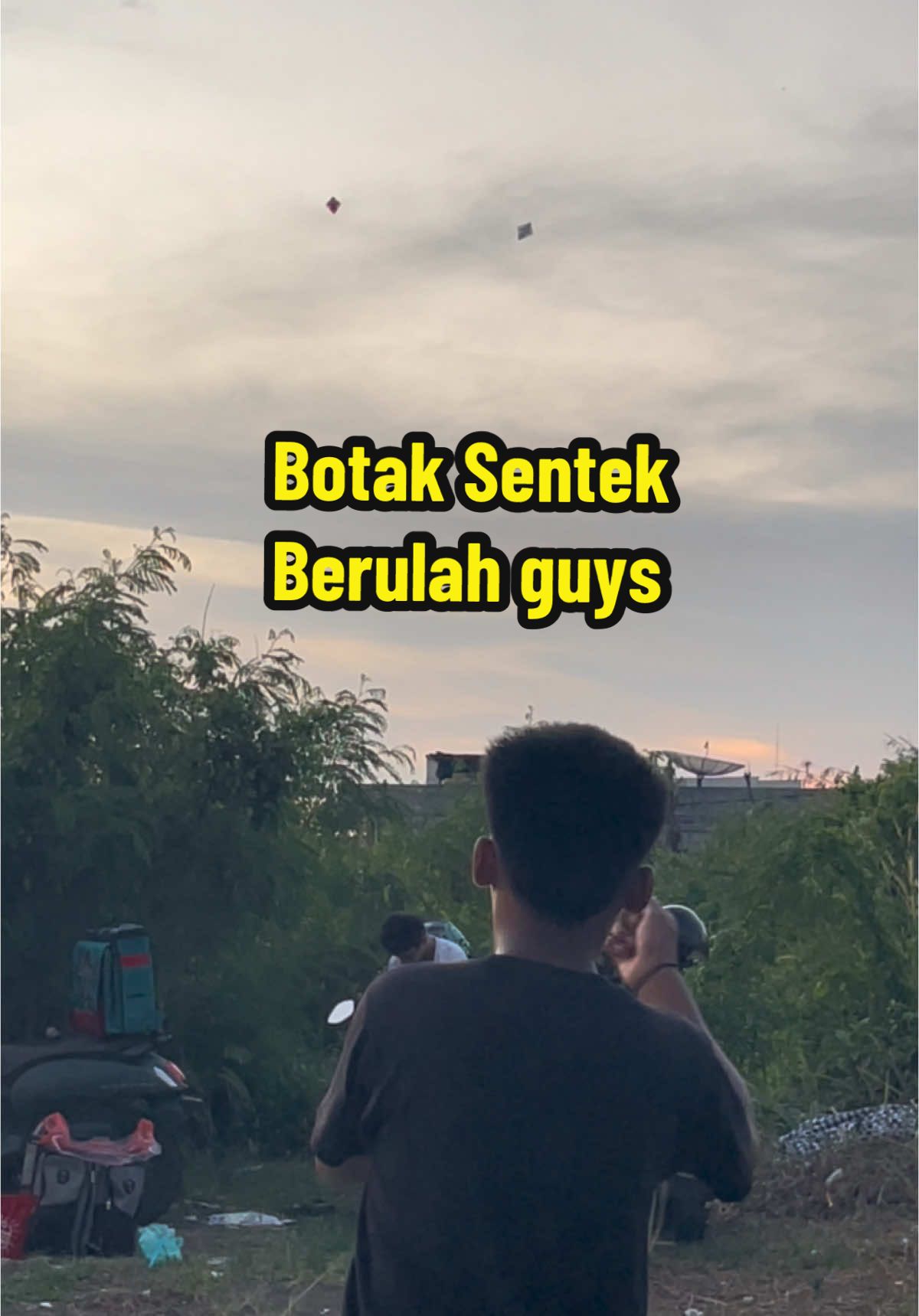 botak nakal berulah🤣 #jepret #jebret #layanganaduan #layangansukhoi #layangan #layanganputus #jambipride #fyp 