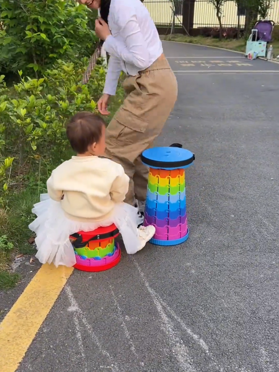 Ghế xếp kéo dãn đa năng, mở ra là ngồi, nhẹ mà bền chắc dễ dàng mang theo #giadungtienich #tienichthongminh #tienichcuocsong 