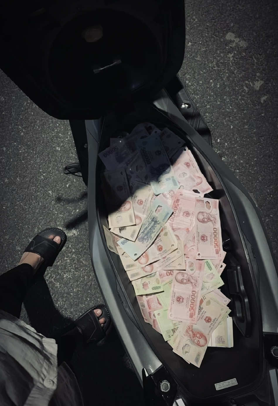 Cốp xe anh có gì ?🤑#xuhuong #xuhuongtiktok #xh #xhhhhhhhhhhhhhhhhhhhhhhh 