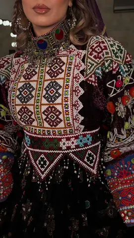 Ghande afghani 🇦🇫❤️✨ #afghancultures #afghanpashto #pashtodress #pashtodresses #ghandeafghani #dokhteafghani #dokhtareafghan #dokhtareafghani #tajikdress #afghancommercialmodel #afghanfolklore #afghanviraltiktoks #pashtoinfluence #pashtoinfluencers #pashtojewellery #germanpashto #pashtogerman #afghaningermany #shahleila 