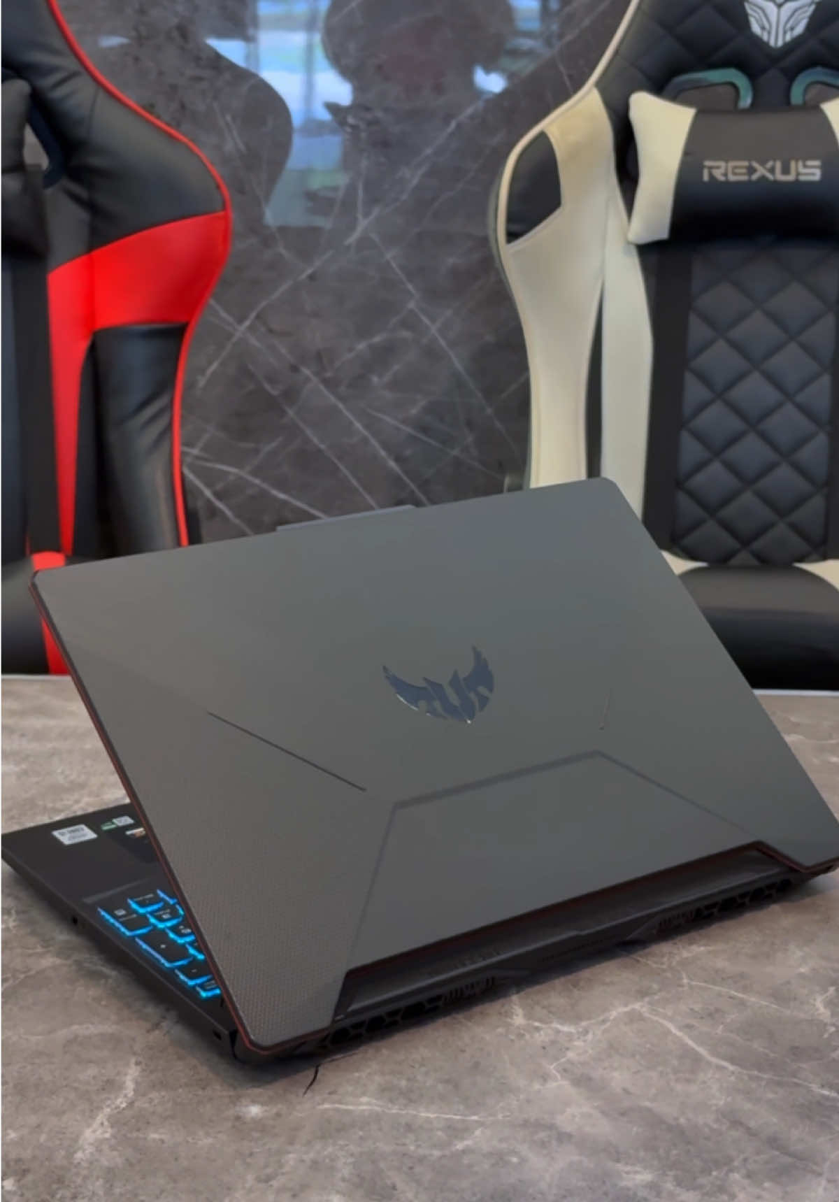 🩸Asus TUF Gaming F15 FX506LI.310🩸 Untuk Kebutuhan Gaming . Editing & Rendering Uda Mantep 👍 Keyboard Nyala Lampu ( RGB ) Fisik 99 % Mulus ! All Fungsi Normal Tanpa Kendala Spesifikasi : 🩸Core i5-10400H Up To 4.40 Ghz ( Gen 10 ) 🩸Ram 16 GB DDR4 ( Masih Ada Slot Ram 0 ) 🩸SSD 512 GB ( Nvme ) ( Masih Ada Slot SSD ) 🩸VGA Nvidia GTX 1650 TI ( 4 GB DDR6 ) 🩸Led 15.6” Slim Bazel Full HD ( 144 HZ ) 🩸Keyboard Nyala Lampu ( RGB ) 🩸Battery Normal +- 3-4 Jam  🩸Sound By DTS-X Ultra  🩸Fisik 99 % Mulus !  🩸Webcam Jernih + USB Type C Ready  🩸Garansi Mesin 30 Hari Kelengkapan : Laptop + Charger ( Free Mouse Gaming + Tas ) 💰IDR : @ 7.900.000 Net👌 PRIMA JAYA COMPUTER @ Jl . Paris 2 ( Ruko Komplek Fajar Permai No. AA1 ) Sebelum SMA Muhammadiyah 1  @ Tlp / WA : 082157066233 ( Chat WA Langsung Klick )  https://wa.me/6282157066233 @ Instagram : @primajayacomp_pontianak “ Link Menuju Instagram Langsung Klik “ https://www.instagram.com/primajayacomp_pontianak/ @ Buka Toko :  Senin - Sabtu : 10.00 - 21.00 Minggu : OFF  @ Cek Stok Ready :  @primajayacomp_catalog Menerima :  @ Jual Beli Laptop Second  @ Menerim Jasa Rakit PC  @ Menerima Tukar Tambah Laptop  @ Service Laptop Berbagai Kerusakan Software - Hardware @ Luar Daerah Bisa Kirim Via : ( JNE . J&T .CARGO .TAXI & DLL ) Terima Kasih  #laptopdesignpontianak #laptopsecondkalbar #laptopbekaspontianak #juallaptoppontianak #jualbelilaptopsecondpontianak #primajayacomp #primajayacomputerpontianak #laptopbekaskalbar #sintang #sanggau #bengkayang #sanggauledobengkayang #ketapang #sekadau.