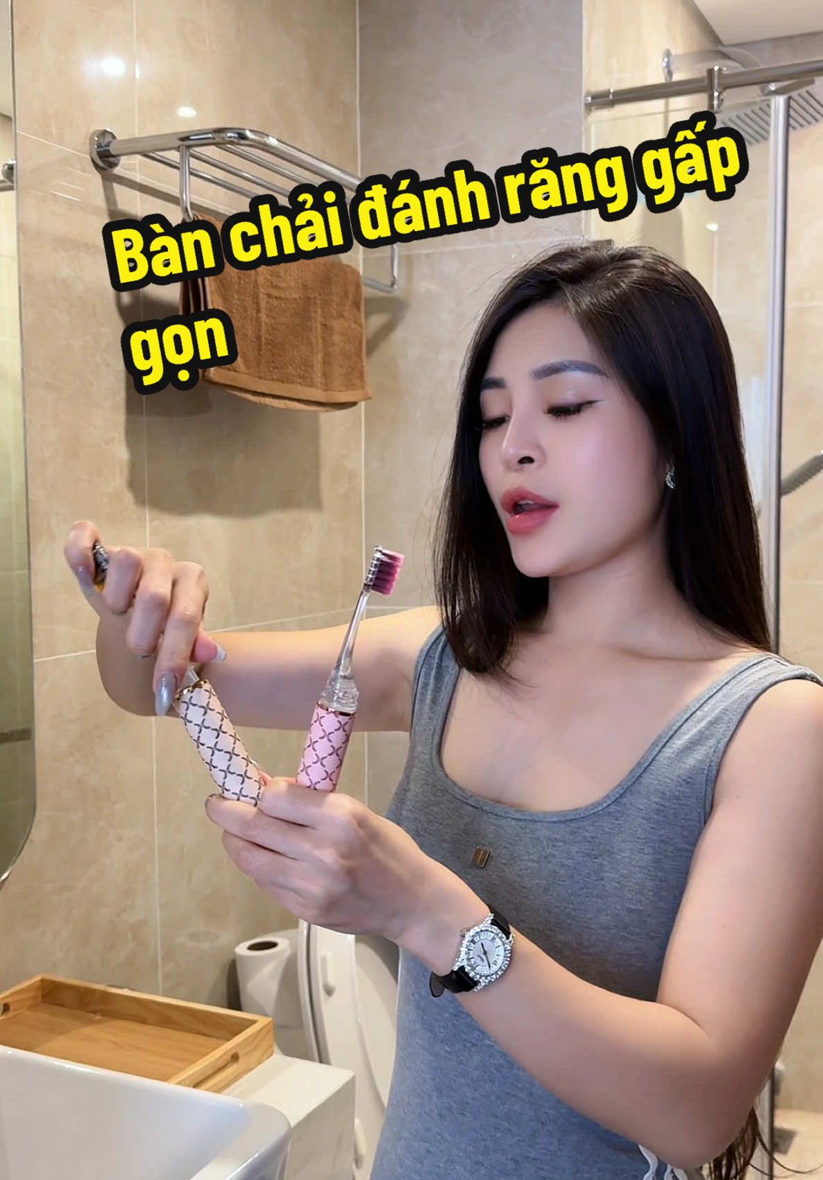 Bàn chải đánh răng gấp gọn, còn bác nào chưa biết không #banchai #banchaidanhrang #banchaigapgon #nhungthone #nhunghaiphongreview #fyp