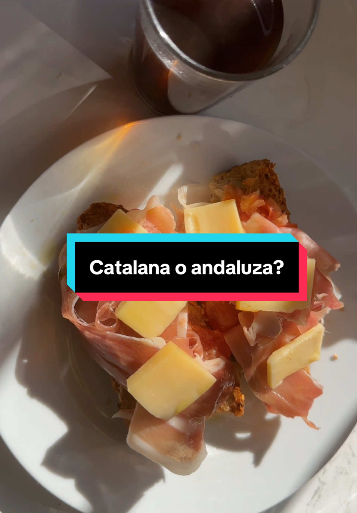 Cuando llegue a España conocí esta tostada como “catalana” pero aquí en Málaga dicen que es originaria Andalucía y le dicen “andaluza”  Vos como la llamas? #paratiiiiiiiiiiiiiiiiiiiiiiiiiiiiiii #paratii #fypシ゚ #viralvideos #foryoupage #fyp #tostadas #andalucia #españa🇪🇸 #argentina🇦🇷 