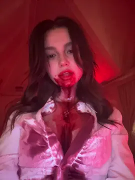 ❌FAKE BLOOD❌ проголодалась….       