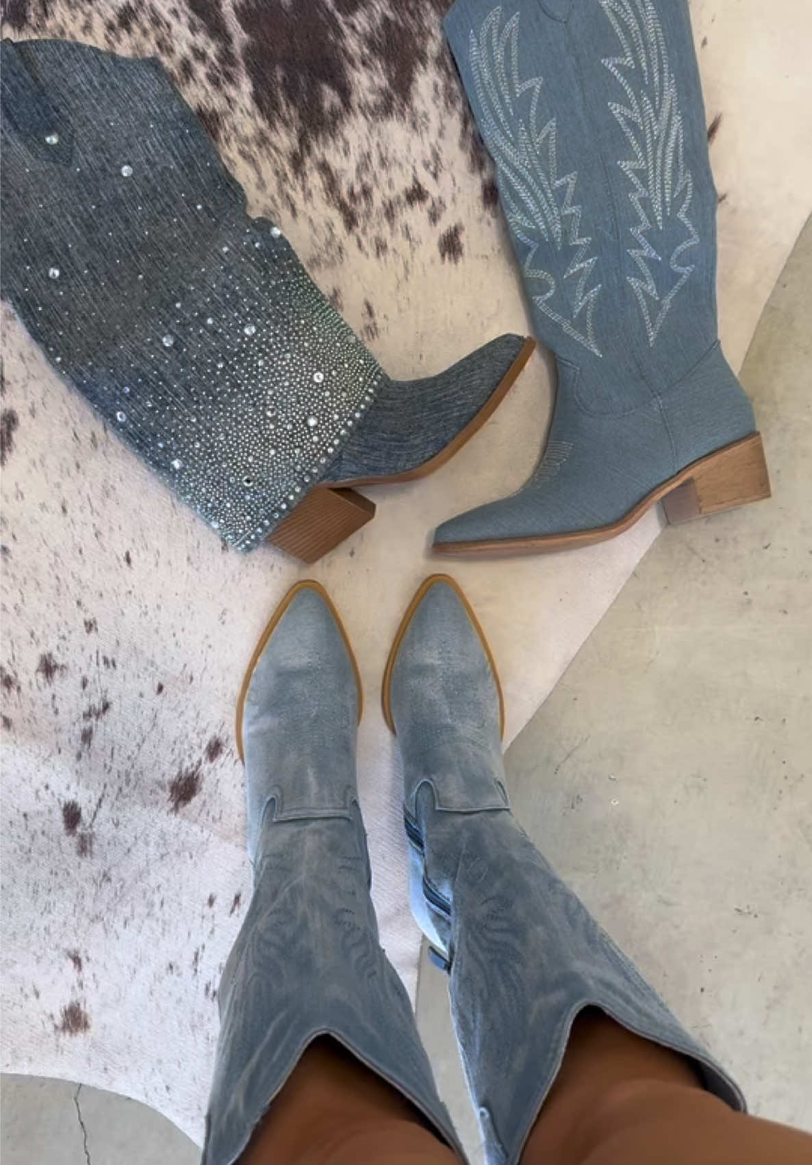 Baby blue mood 🩵🪩 #boots #westernboots #shoes #cowboyboots #ibizastyling #summershoes #summerinspo 