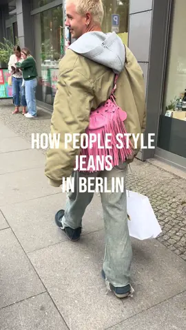 How people style Jeans in Berlin  #berlin #berlinfashion #StreetStyle #howyoumode 