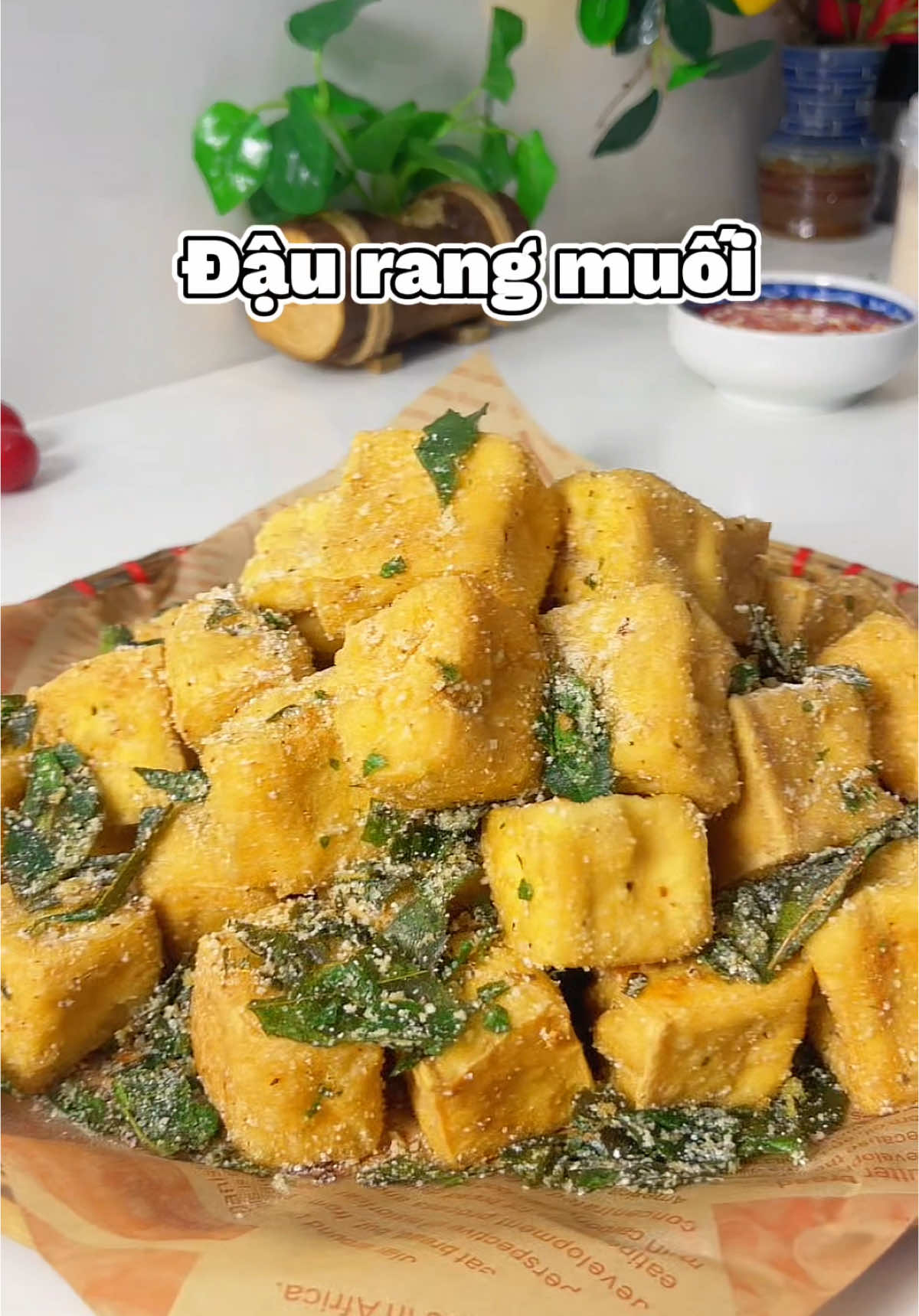 Nhiều bác hỏi bột rang muối ăn chay có ăn được không? Thì loại tui đang dùng người ăn chay hoàn toàn co thể dùng được nha các bác! #nauan #monngonmoingay #ancungtiktok #xuhuong #Quynhquynhthichnaunuong #botrangmuoi 