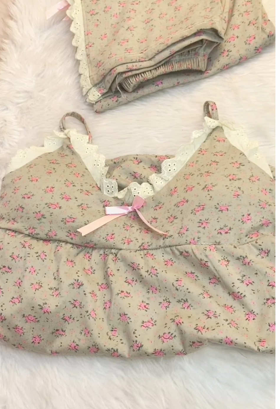 Ang Ganda Ganda talaga pajamas for you.click the link buy it ❤️❤️👇🏻👇🏻#pajamas #sleepwear #fashion#tiktok#goods#wow 