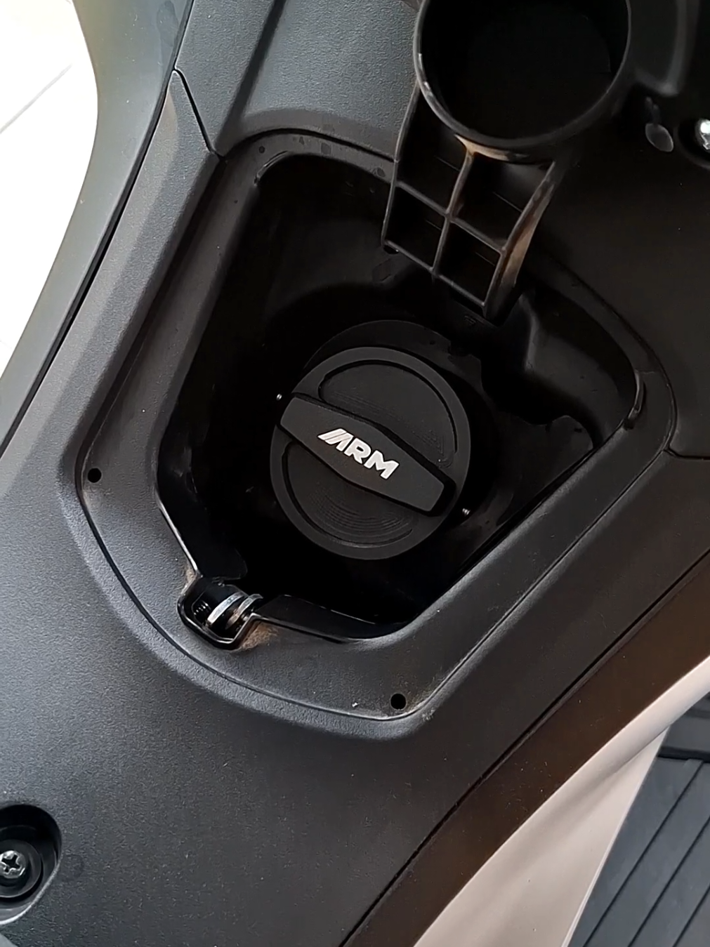 Pasang cover tutup tangki bensin PCX 160 by ARM #pcx #pcx160 #covertutuptangki #arm #variasimotor 