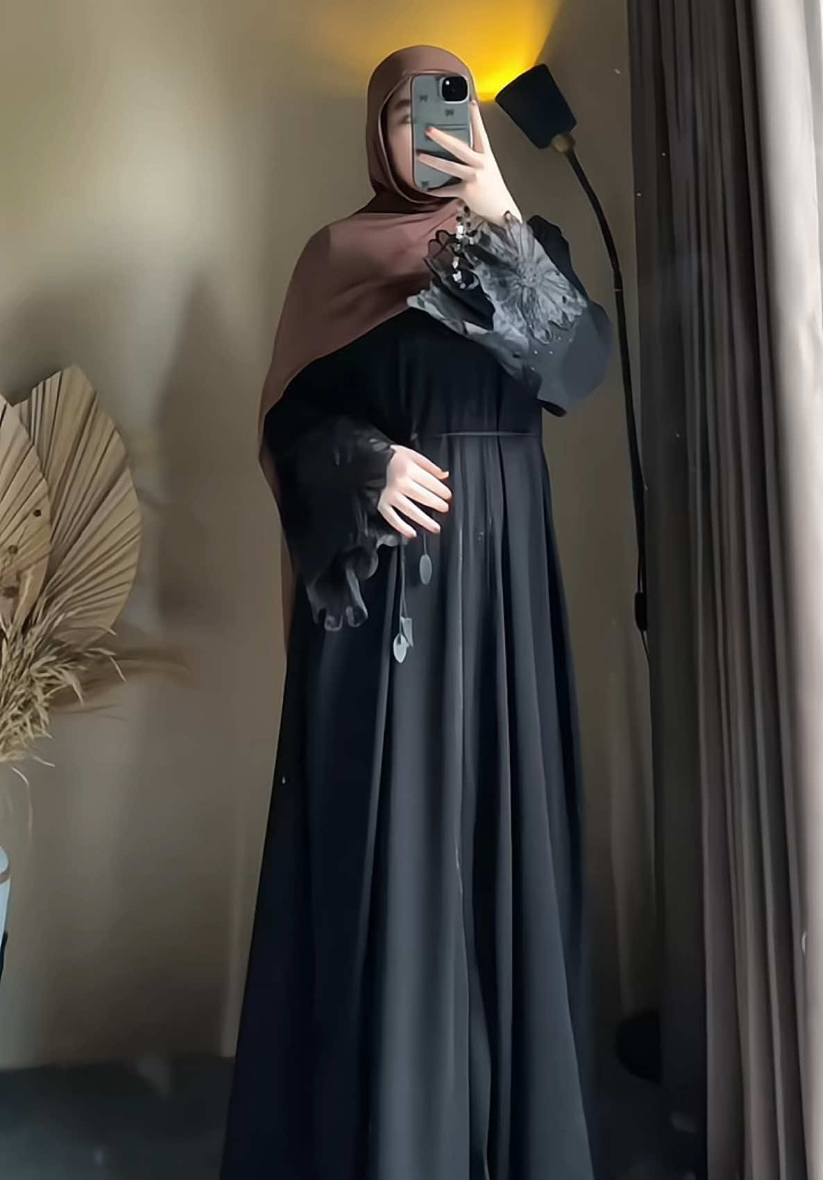 Abaya najwa masih abaya TerCantik 🫶🏻😍🖤  #abaya #abayanajwa #abayastyle #abayajetblack #abayagirls #abayafashion #abayahitam #abayalebaran #outfitlebaran 