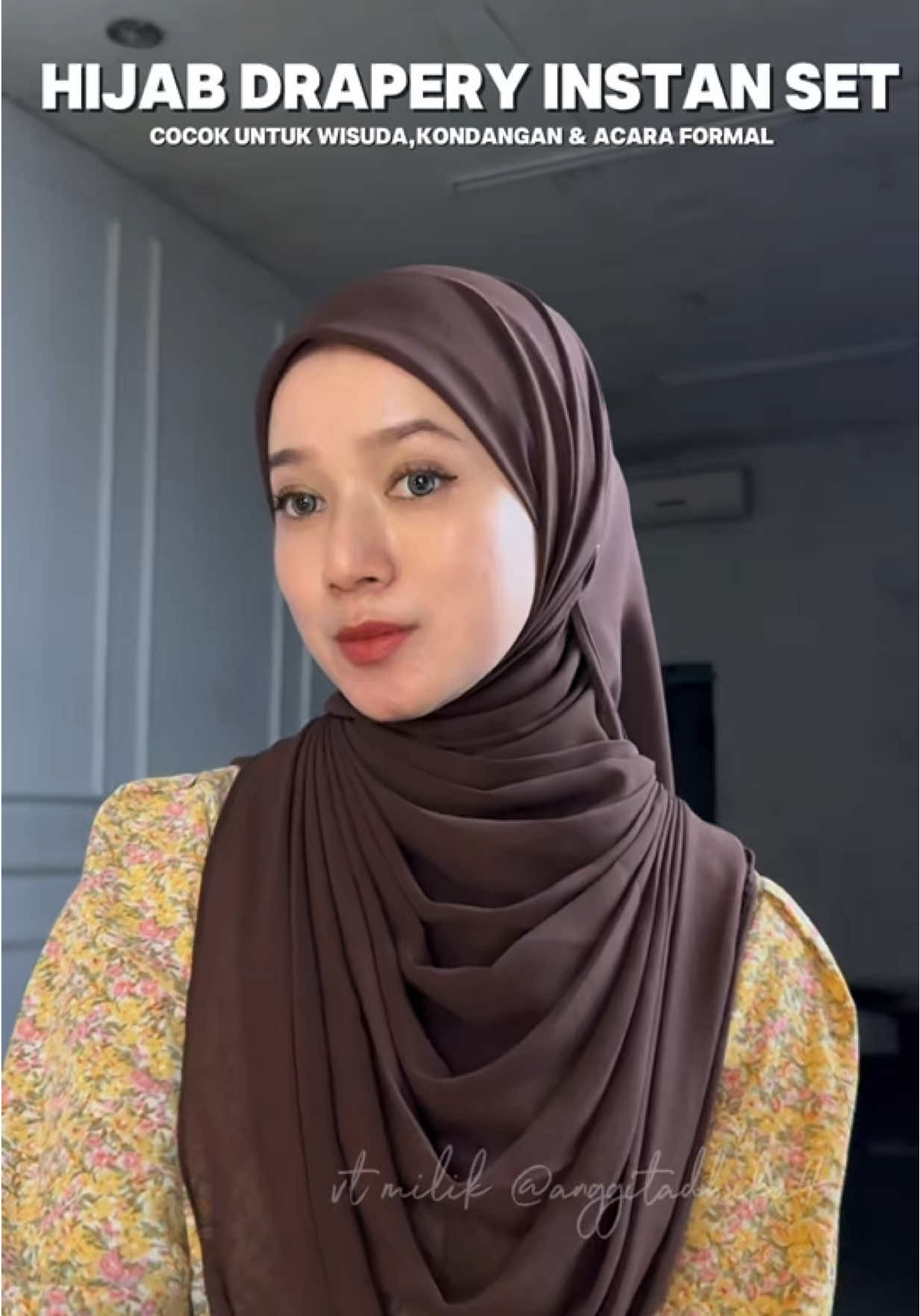 rekomendasi hijab drapery instan set ( sudah 1 set dengan hijabnya ) harganya terjangkau banget. Cocok untuk acara wisuda, kondangan dan acara formal lainnya. Banyak pilihan warna ya di keranjang kuning. Yuk samaan #hijabdrapery #hijabwisuda #hijabceruty #hijabstyle #hijabtutorial #tutorialhijab #rekomendasihijab #hijabviral #hijabkondangan #fyp #foryou 