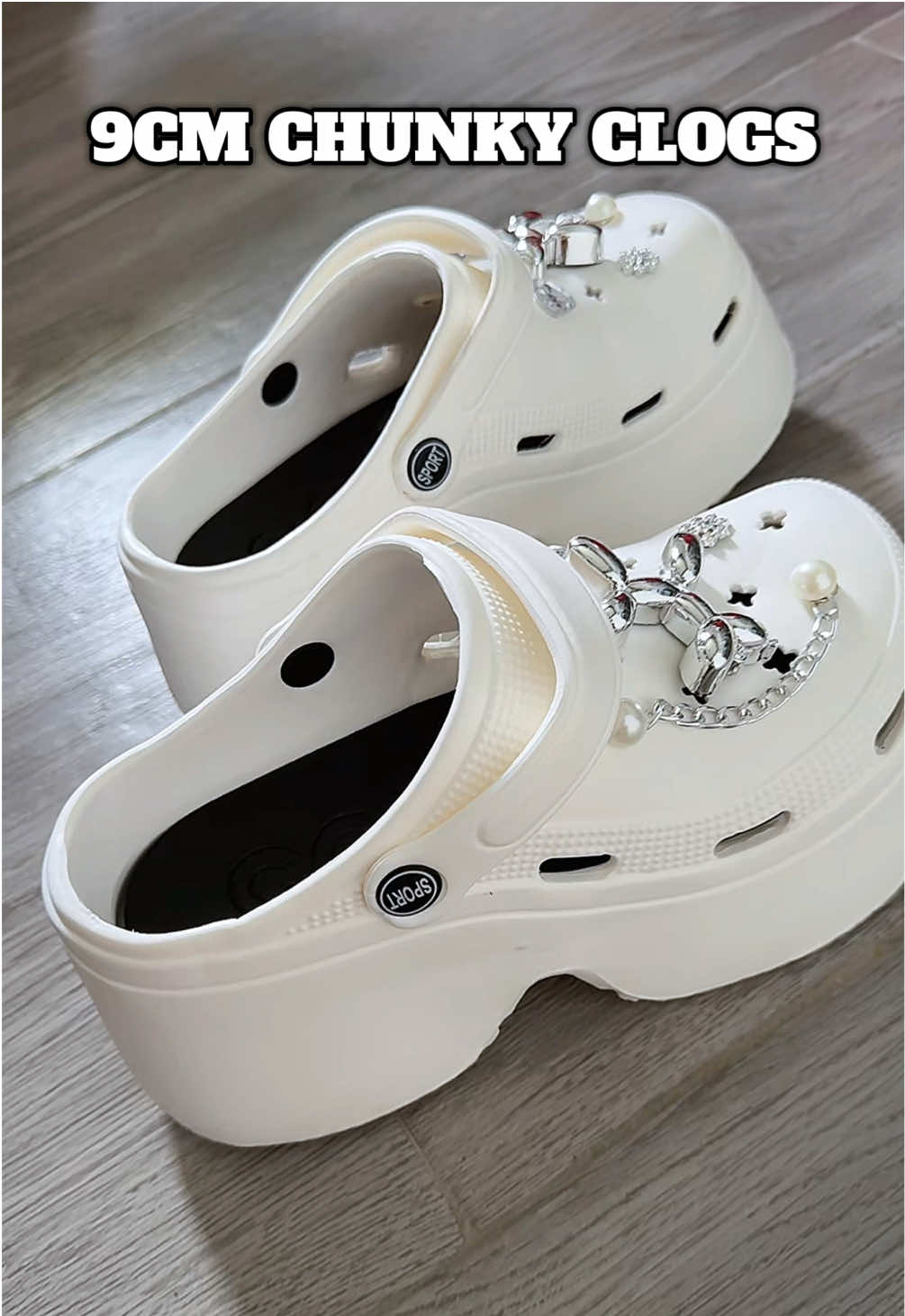 9cm chunky clogs perfect for a cute size girlie like me🤭 #chunkysandals #chunkyslippers #9cmheelsthicksoledsandals #clogsforwomen #wedgeslippers 