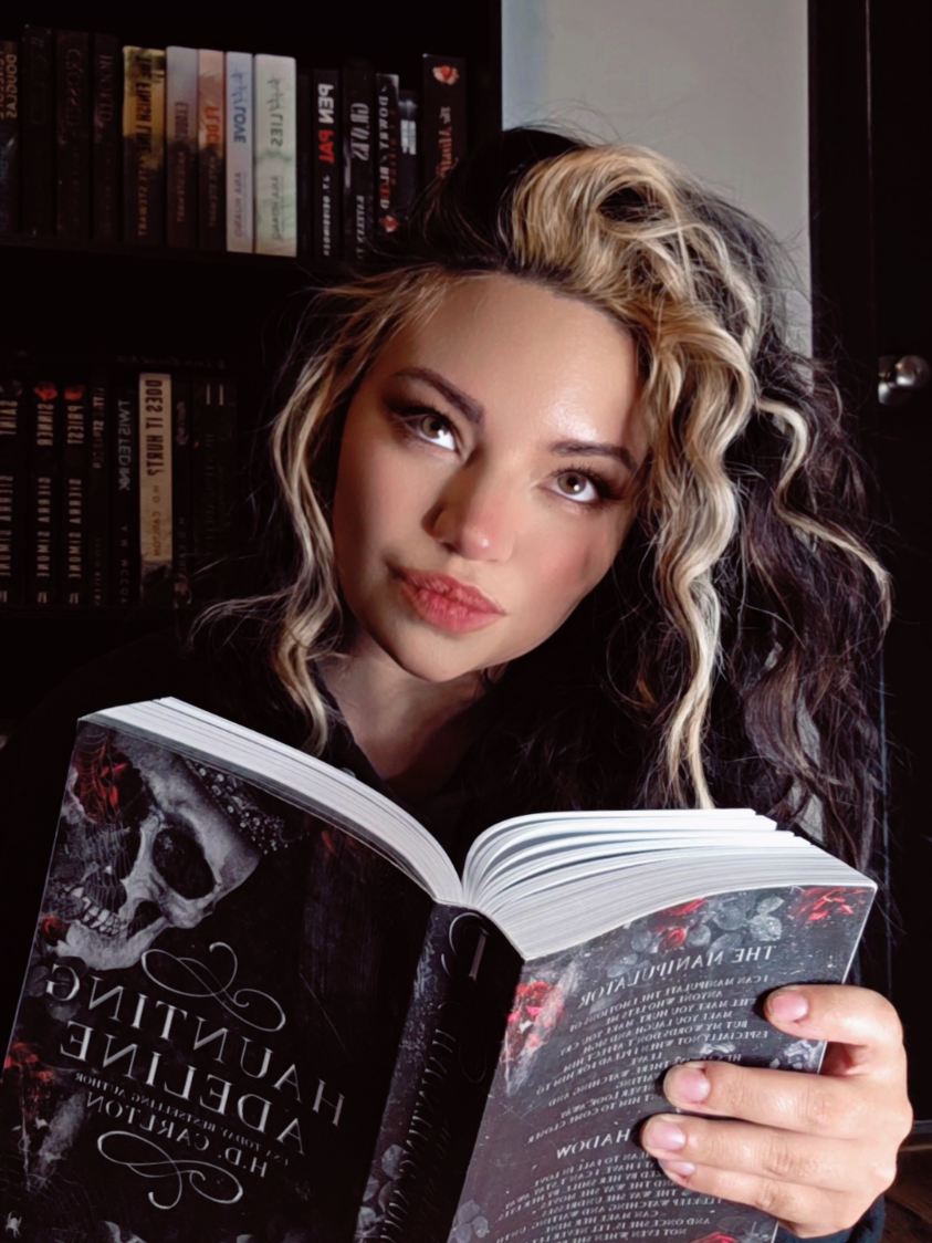 it's about to go down 😏🤭  #BookTok #writing #momswhoread #booktoker #author #BookRecommendations #darkromance #authorsoftiktok #reader #smuttok #books 