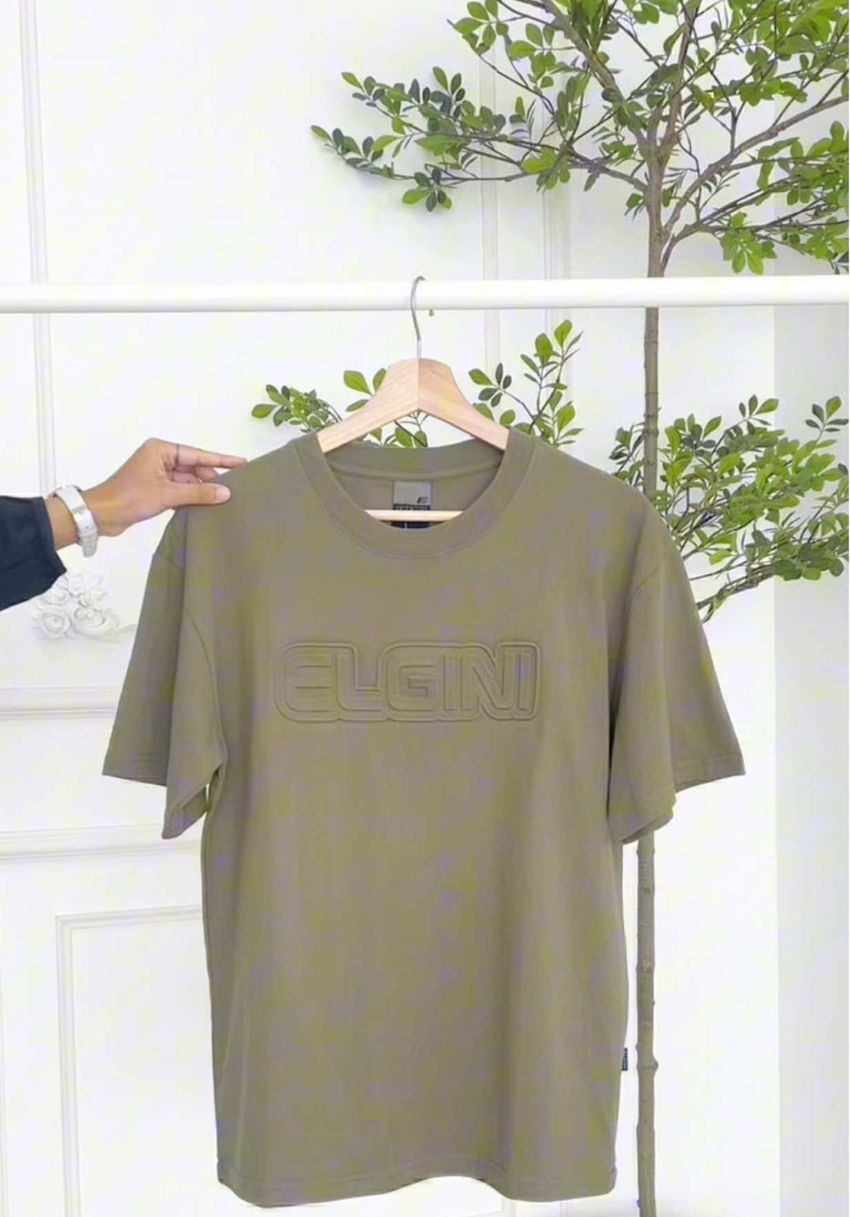 Yeahh New Colours is coming🤭‼️ Cantik & nampak premium Tshirt ni 🤩 Fully Cotton selesa pakai✨ #elgini #tiktoksports #elginimalaysia #TikTokFashion #tshirt #fyp #tiktok #cotton #casual #OOTD 