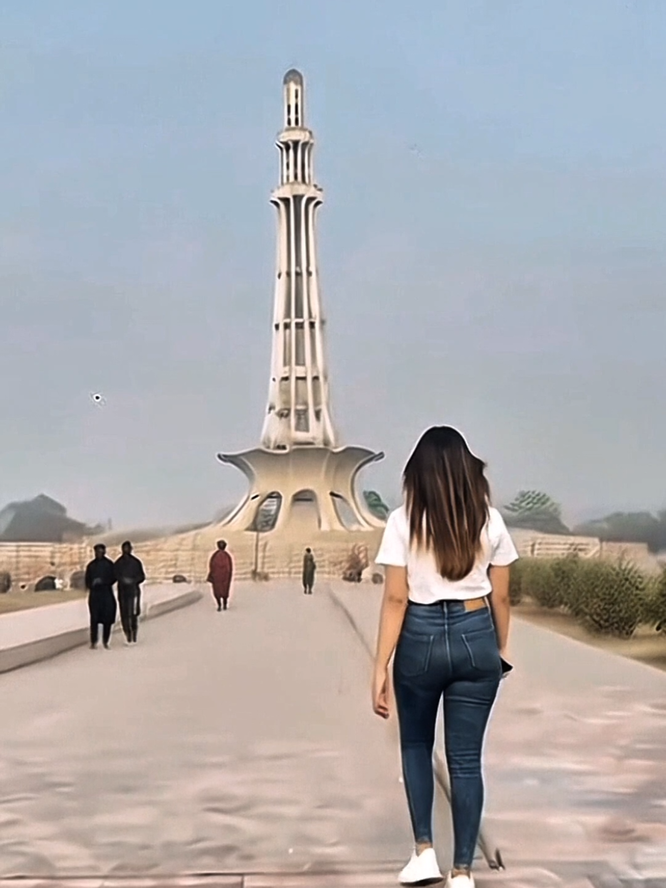 Visit Lahore Minar-e-Pakistan 😍 #lahore #nisha #foryou #trend #chichawatni #minarepakistan 