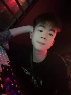 nhìn e thoáng qua #mihhoangsdz 