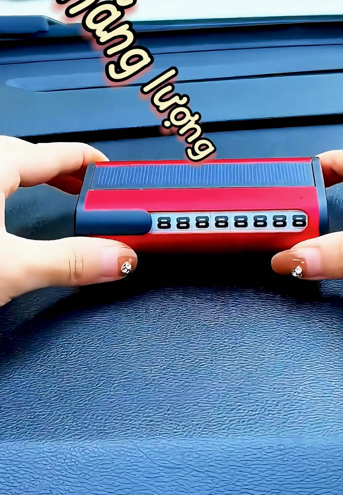 bảng số điện thoại cho xe ô tô dùng năng lượng mặt trời tự động sáng khi trời tối #bangsodienthoaioto #bangsodienthoaixehoi #bangsodienthoaitaplo #bangsodienthoainangluongmattroi #phukienoto #phukienxehoi 