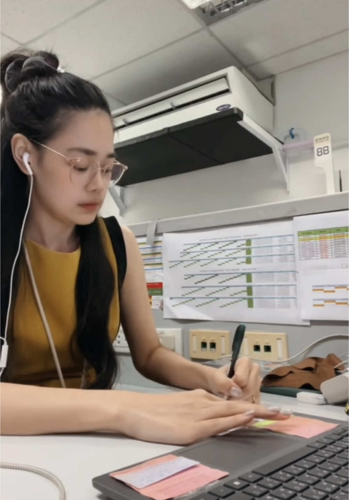 พูดจนเสียงหาย ถามว่าเข้าใจไหม เทอตอบกลับมา โอเคครับ 😲  #workvlog #officevlog